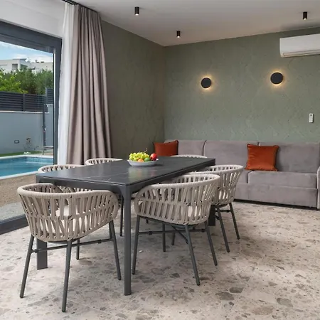 Вилла Luxury David's - Two Heated Pool *