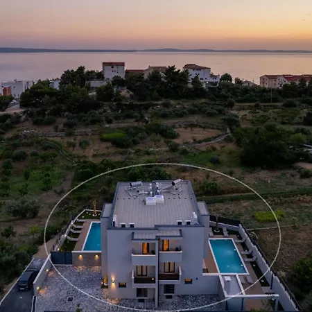 Вилла Luxury David's - Two Heated Pool *