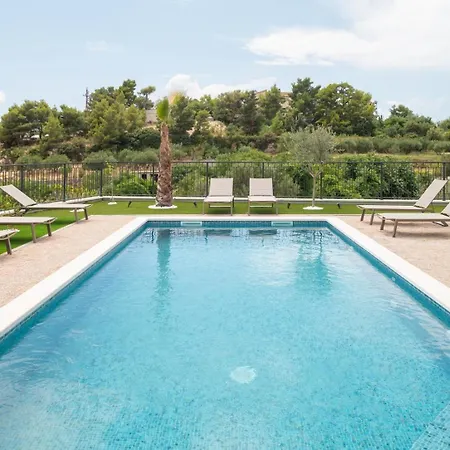 Luxury David's - Two Heated Pool Вилла Подстрана