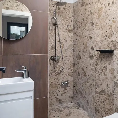 Вилла Luxury David's - Two Heated Pool Подстрана