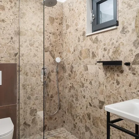 Вилла Luxury David's - Two Heated Pool *