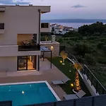 Vila Luxury David's - Two Heated Pool *