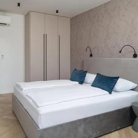 Vila Luxury David's - Two Heated Pool Podstrana