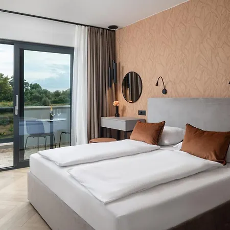 Vila Luxury David's - Two Heated Pool Podstrana